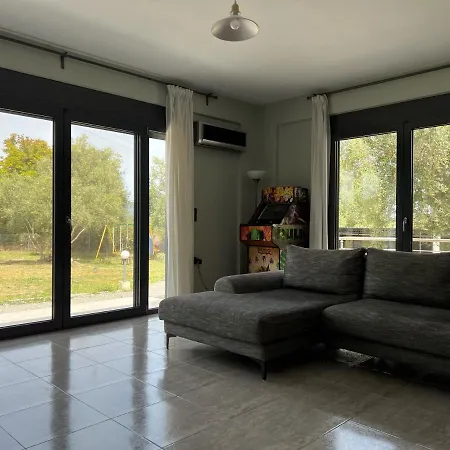 Villa Emma Kouramaditika
